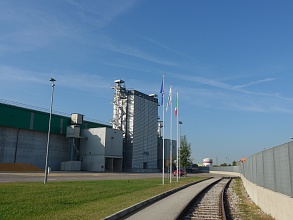 Strahl 13000 FRP шахтная зерносушилка с двумя горелками