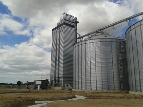 Strahl 4000 FRP шахтная зерносушилка с двумя горелками