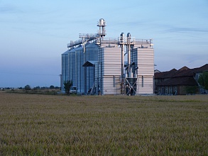 Strahl 17000 FRPX шахтная зерносушилка с двумя горелками и отлежкой